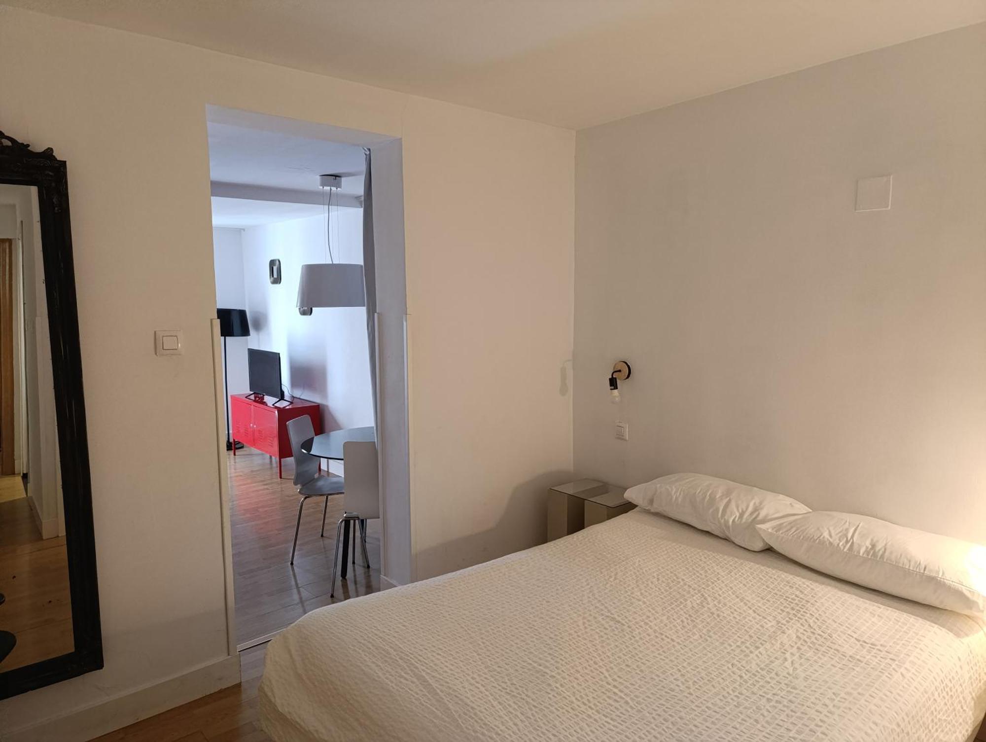 Apartamento En Huertas Madrid Luaran gambar