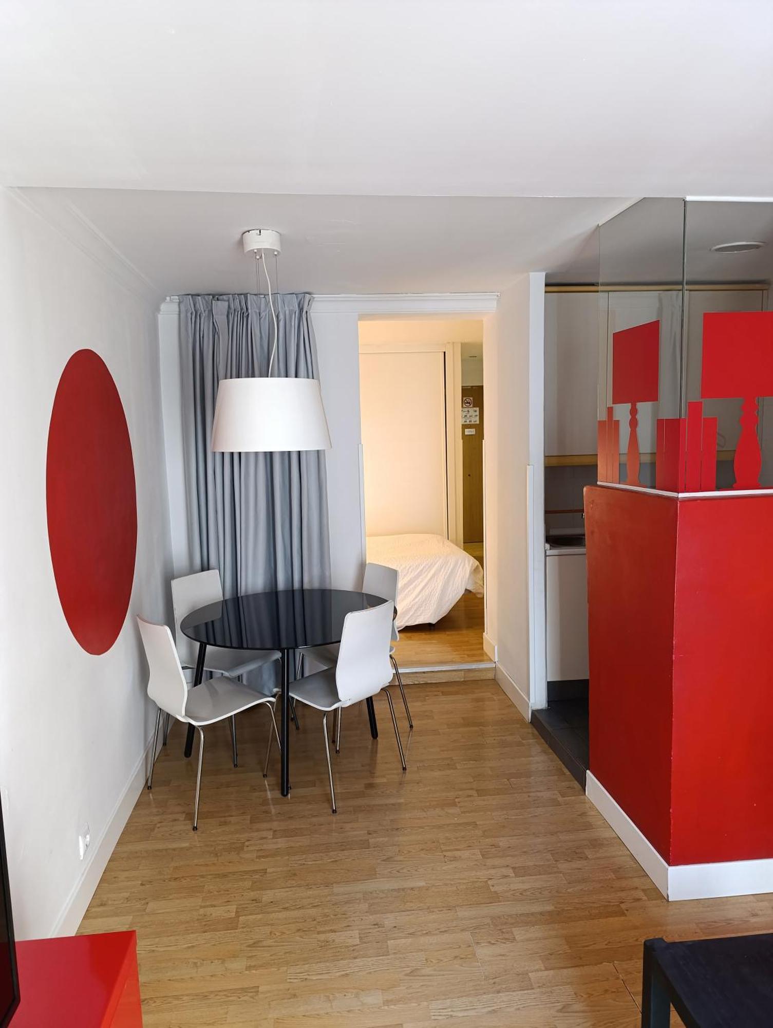 Apartamento En Huertas Madrid Luaran gambar
