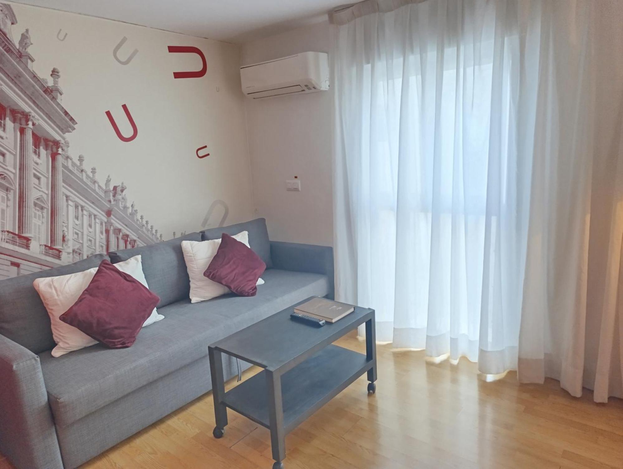 Apartamento En Huertas Madrid Luaran gambar