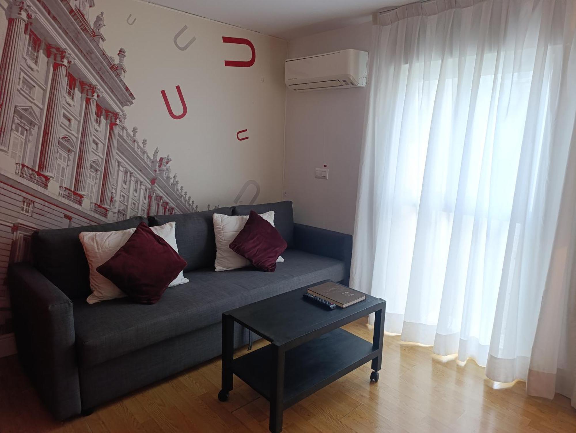 Apartamento En Huertas Madrid Luaran gambar